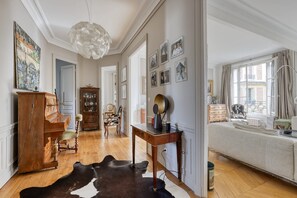 Interior - Wonderful & Large Flat in the 7th - Eiffel Tower (Paris)