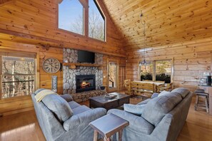 TV, peis og kontorer