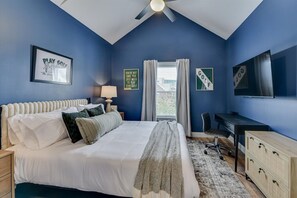 2 Schlafzimmer, Schreibtisch, Bügeleisen/Bügelbrett, WLAN