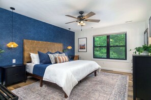 4 bedrooms, desk, iron/ironing board, travel cot