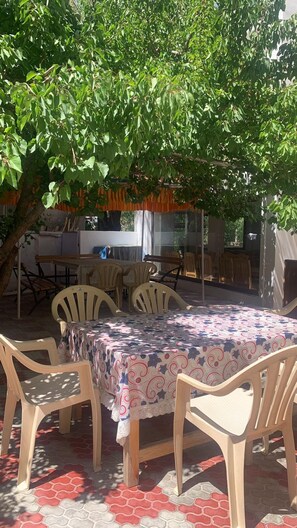 Lobby sitting area - Ser-Dung Guest House (Leh)