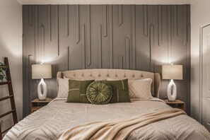 2 habitaciones, tabla de planchar con plancha, wifi y ropa de cama