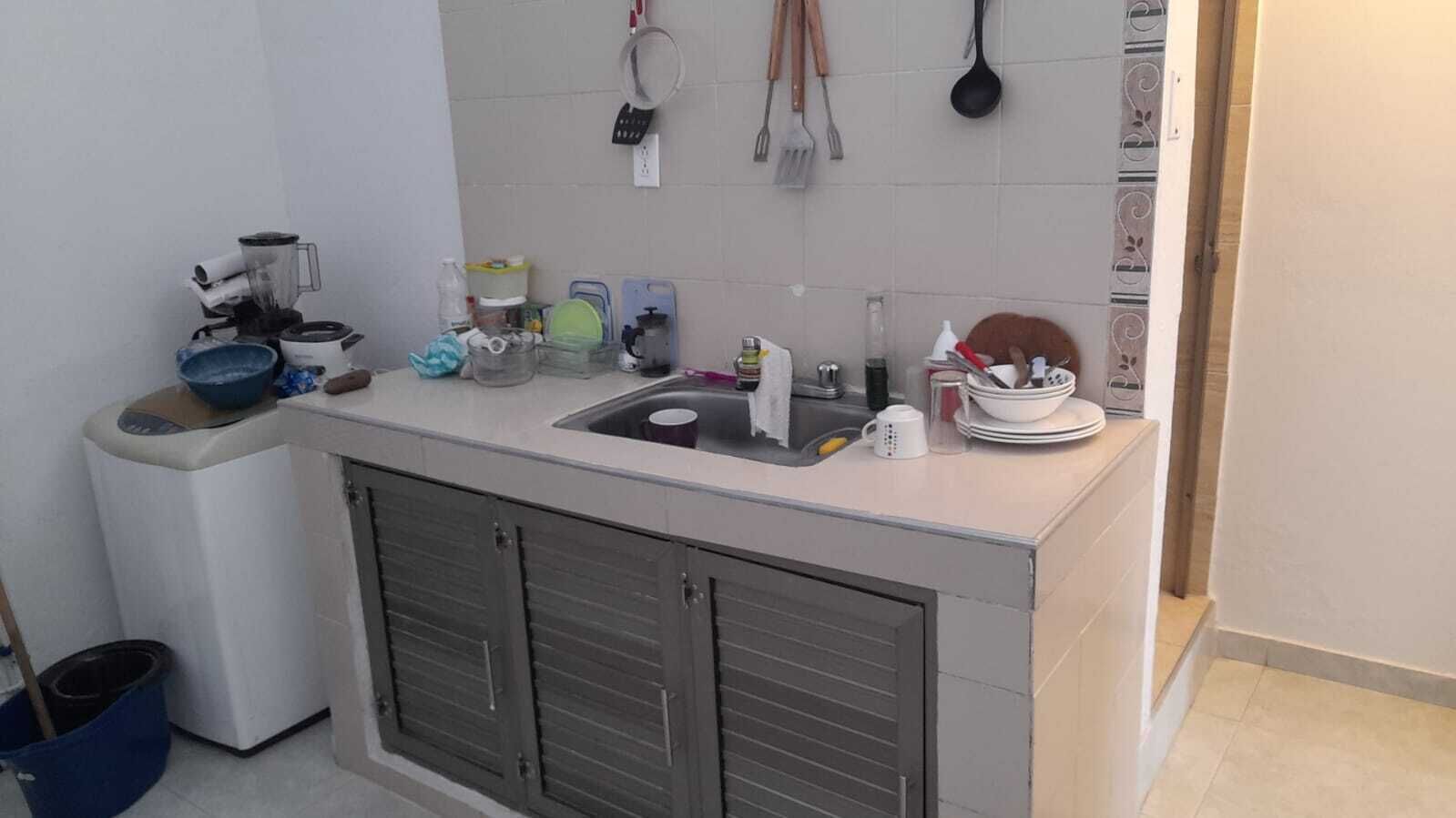 Fridge, cookware/dishes/utensils