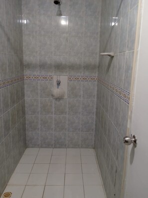 Towels, toilet paper - shanty guest house (Cartagena)