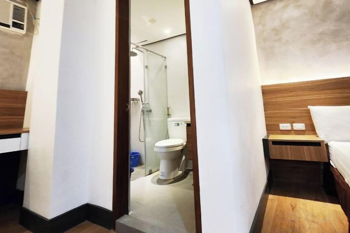 Bathroom | Shower, rainfall showerhead, towels