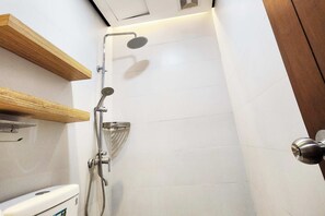 Chambre Standard avec lits jumeaux | Salle de bain