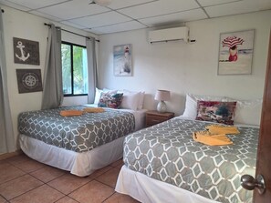 House | 3 bedrooms, free WiFi, bed sheets - Little Beach House (Tamanique)
