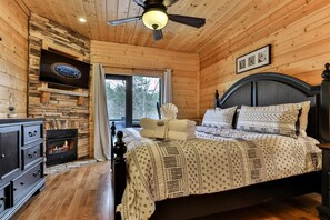 4 soverom, strykejern/-brett, wi-fi (inkludert) og sengetøy