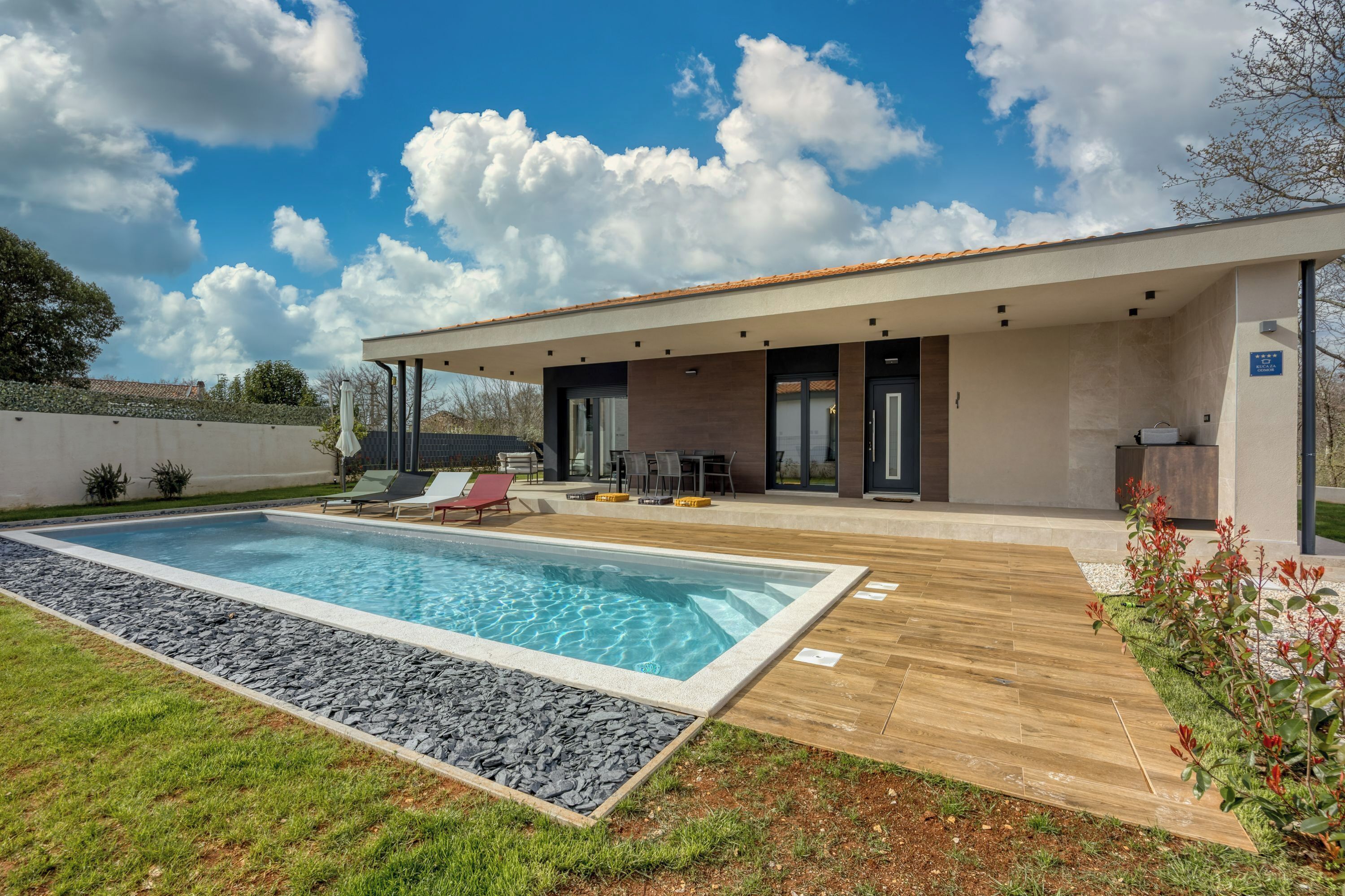 Piscine extérieure (ouverte en saison)