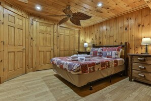 7 bedrooms, iron/ironing board, free WiFi, bed sheets