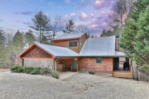 Exterior - Hibernation Station | Blue Ridge, GA (McCaysville)
