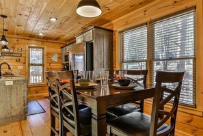Dining - Ellijay Creekside | Ellijay, GA (Ellijay)