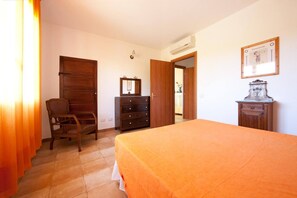 4 chambres, fer et planche à repasser, accès Internet, draps fournis