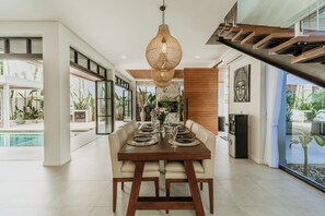 Dining - Luxurious 4 Bedroom villa with swimming pool in Uluwatu (Uluwatu)