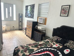 1 bedroom, internet, bed sheets