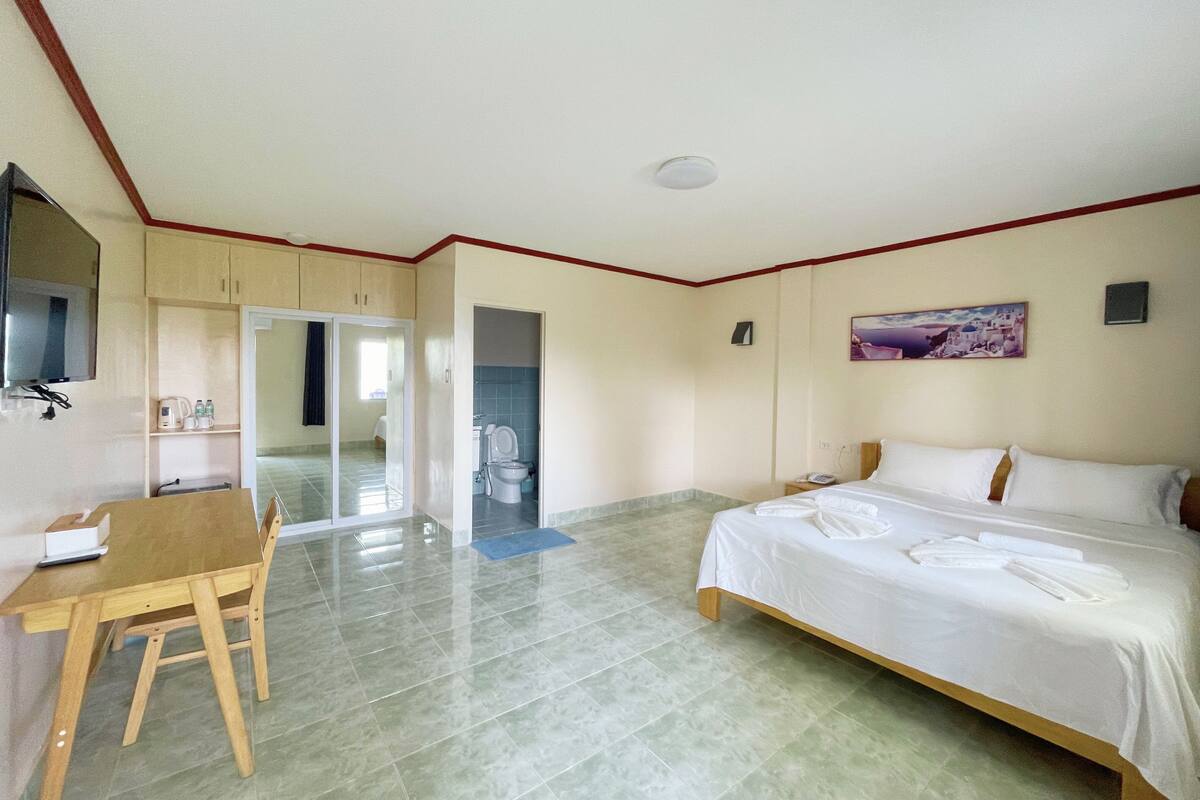 Standard Room | Meja, Wi-fi percuma, cadar katil 