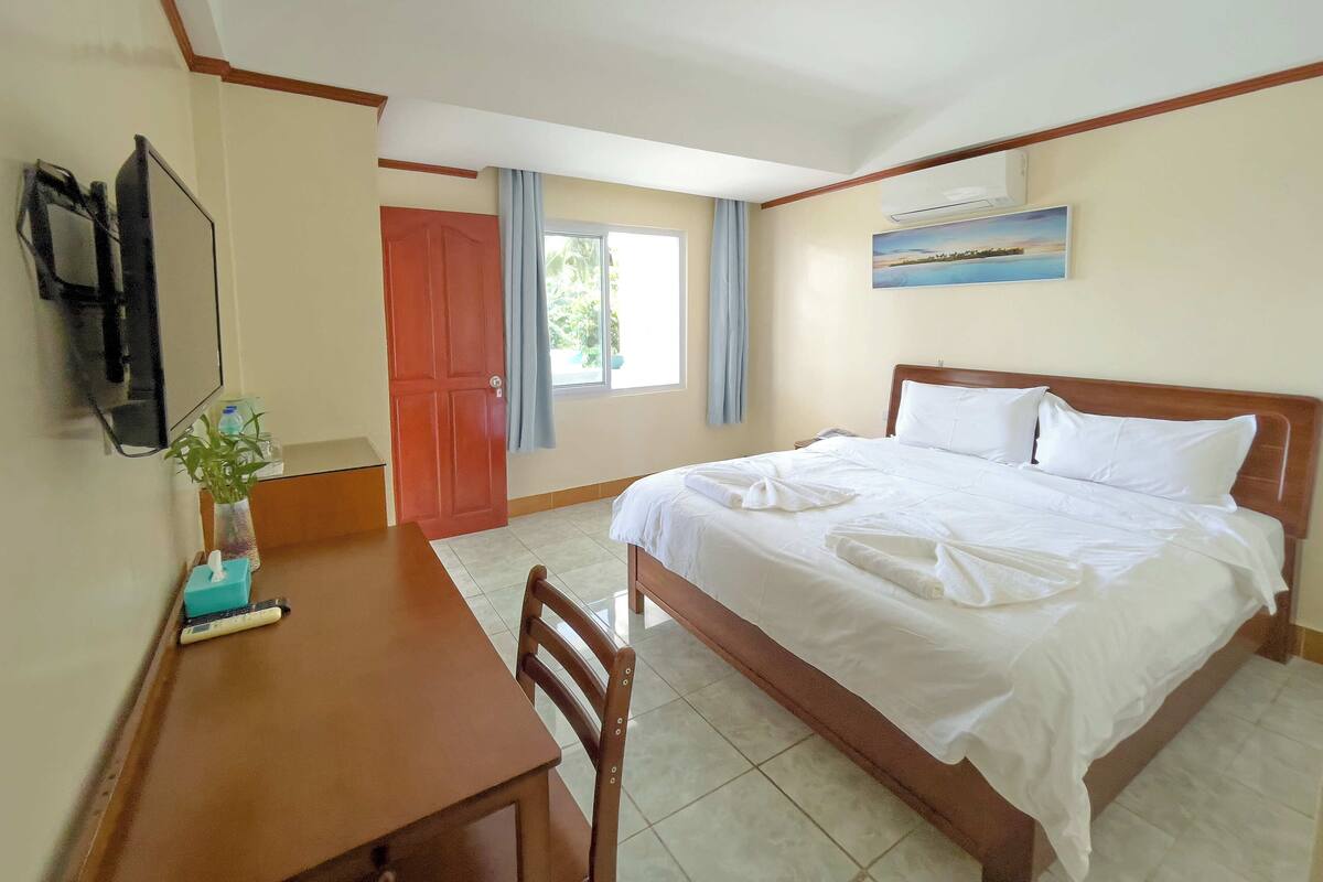 Deluxe Room | Meja, Wi-fi percuma, cadar katil 