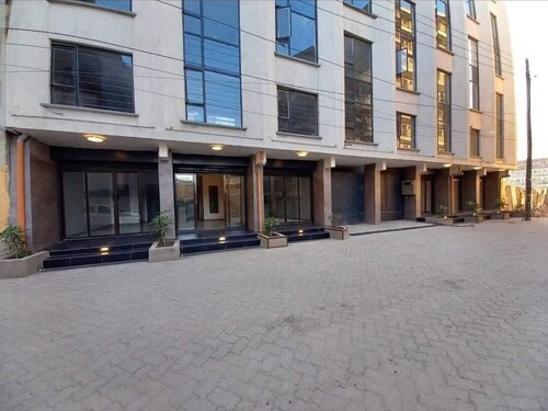 Sky Pearl Airport Stay- WiFi, Netflix, Parking & Views