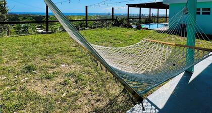 Charming Cottage 2 with Pool, WiFi and AC in gorgeous Christiansted
