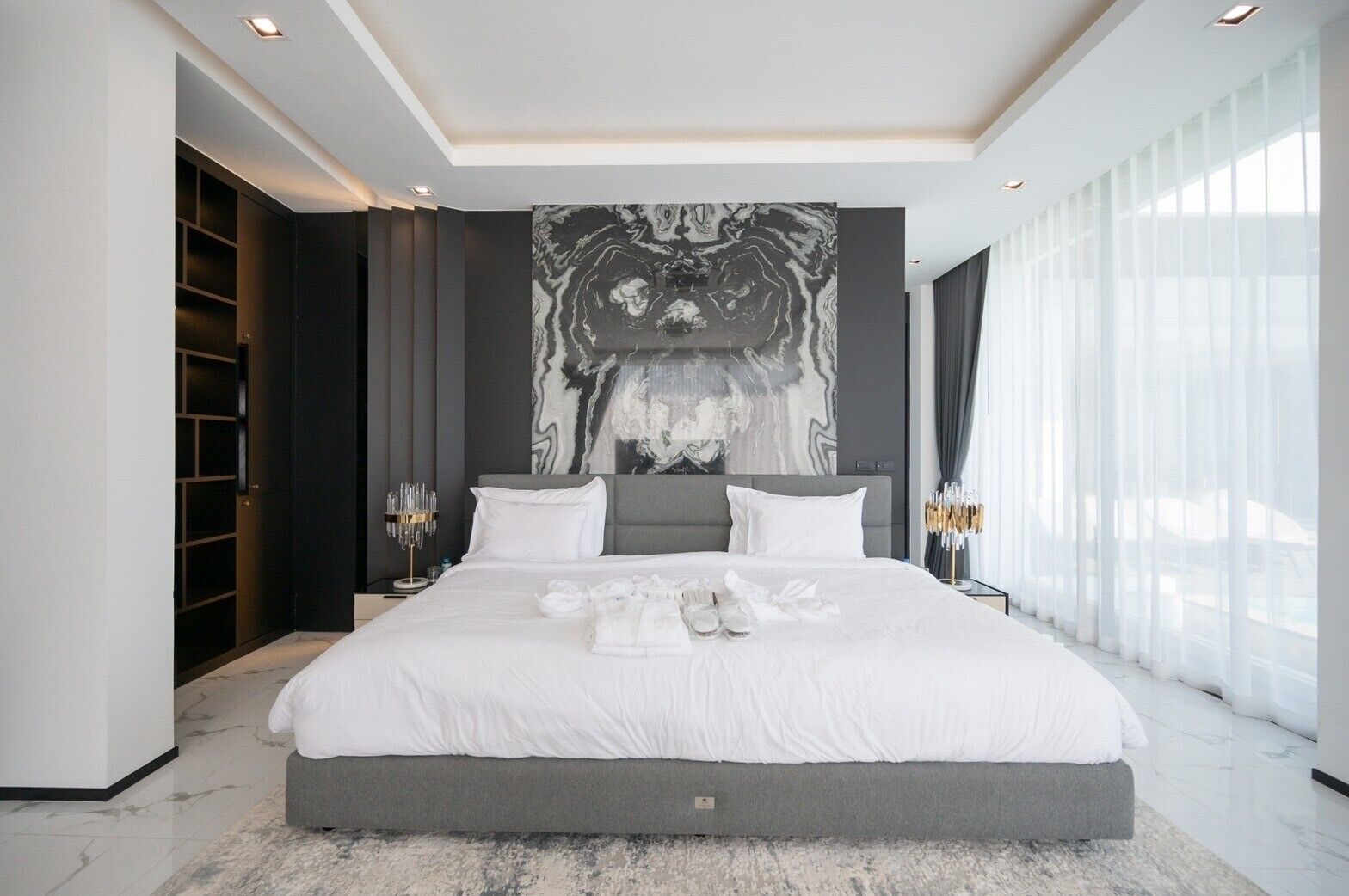 6 habitaciones, tabla de planchar con plancha, wifi y ropa de cama 