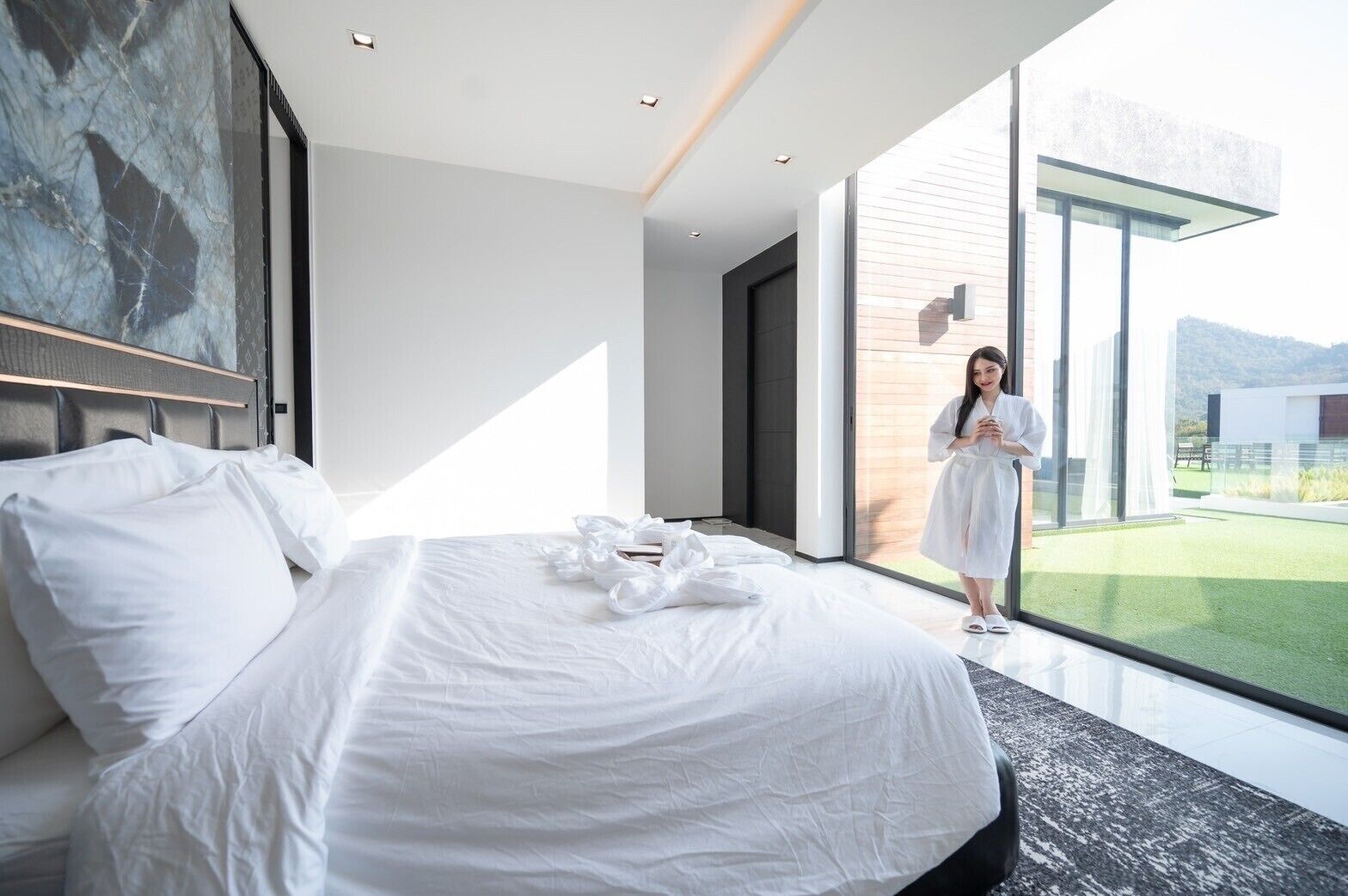 6 chambres, fer et planche à repasser, Wi-Fi, draps fournis