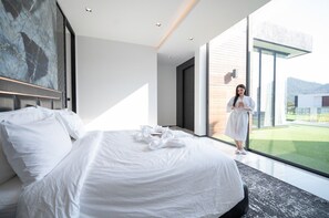 6 عدّة غرف نوم ومكواة/لوح كي وواي فاي وملاءات أسرّة