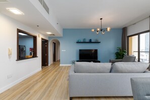 Apartment | 2 bedrooms - Luxe JBR 2BR w Pool and Gym Marina Views (Dubai)