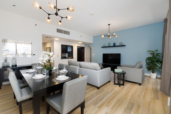 Apartment | 2 bedrooms - Luxe JBR 2BR w Pool and Gym Marina Views (Dubai)