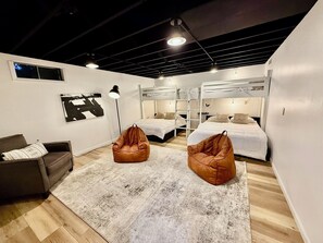 5 soverom, strykejern/-brett, reiseseng for barn og wi-fi (inkludert)