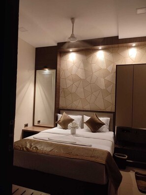 Memory-foam beds, desk, laptop workspace, free WiFi