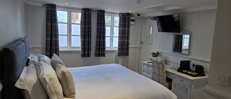 Desk, laptop workspace, iron/ironing board, free WiFi