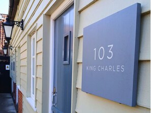 Desk, laptop workspace, iron/ironing board, free WiFi - Three Kings (Fornham All Saints)