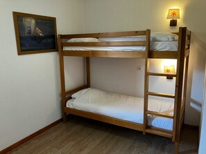 1 室のベッドルーム、WiFi