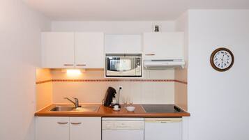 Micro-ondes, plaque de cuisson, lave-vaisselle