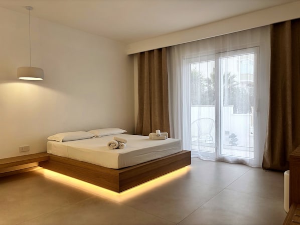 Luxury Double Room | In-room safe, blackout drapes, soundproofing, free WiFi - Relais Dolcevita (Porto Cesareo)
