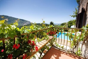 Room, 3 Bedrooms, Smoking, Private Pool | Balcony - Room-villa Don Dan Near Split (Split)