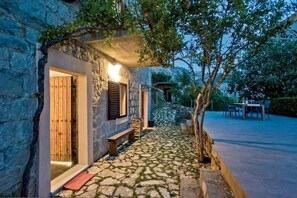 Room, 3 Bedrooms, Smoking, Private Pool | Outdoor dining - Room-villa Don Dan Near Split (Split)