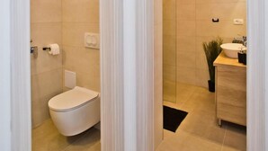 Room, 3 Bedrooms, Smoking, Private Pool | Bathroom - Room-villa Don Dan Near Split (Split)