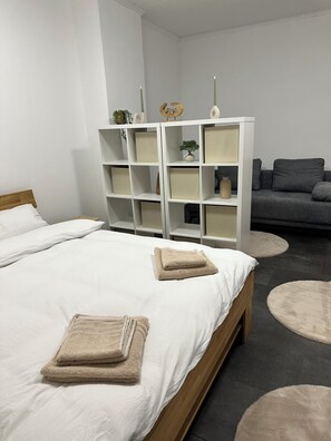 1 bedroom, WiFi, bed sheets