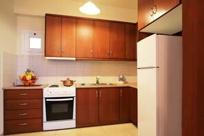 Micro-ondes, four, plaque de cuisson, lave-vaisselle