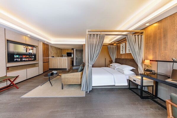 Suite ejecutiva, vista a la ciudad | Cortinas blackout, tabla de planchar con plancha y wifi gratis 