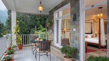 Superior Double Room, Valley View | 1 bedroom, in-room safe, free WiFi, bed sheets