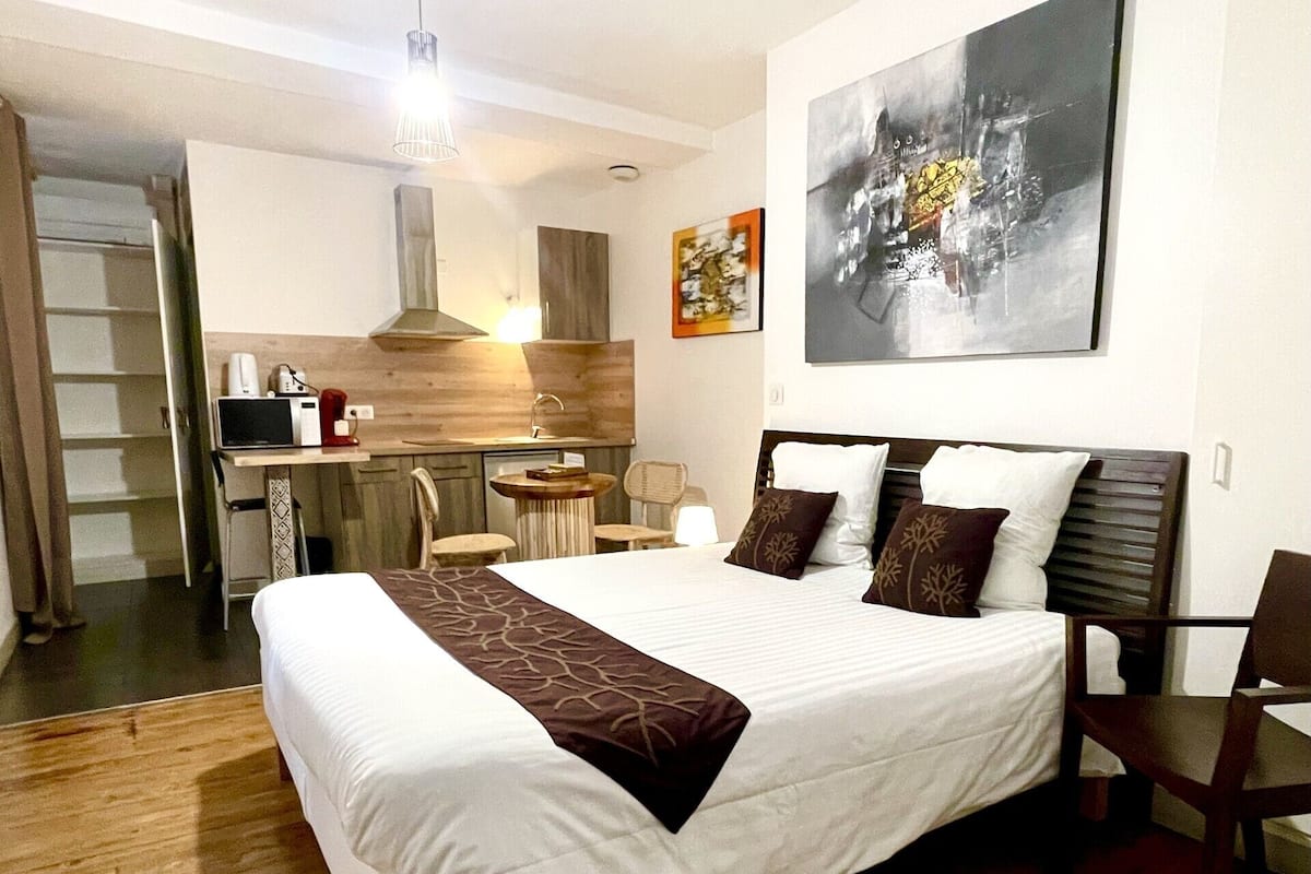 Studio Ville | 1 chambre, literie de qualité supérieure, matelas mémoire de forme