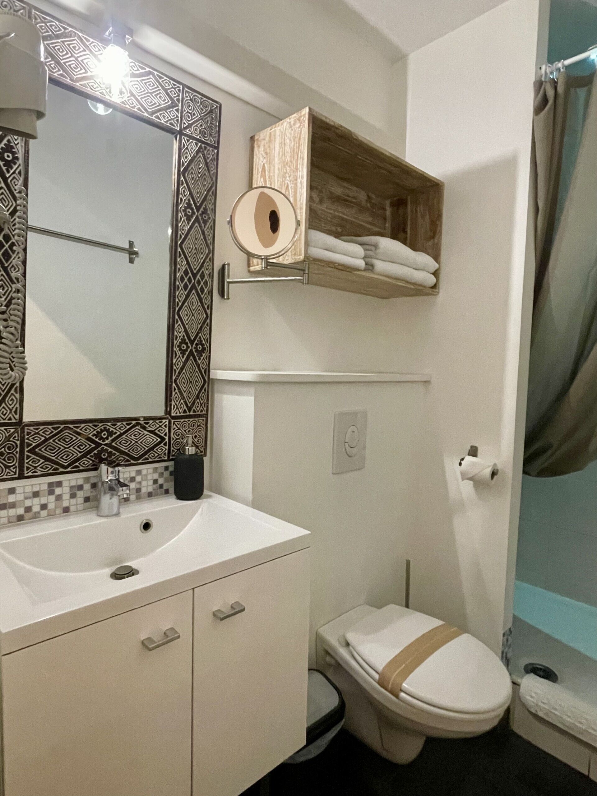 Douche, douche à « effet pluie », articles de toilette écologiques