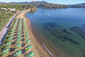 Beach nearby, sun loungers