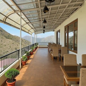 Restaurant - Hotel Sun Village (Mussoorie)