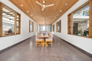 Restaurant - Hotel Sun Village by Palm Aryan (Mussoorie)