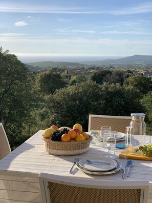 Superior-Apartment, 3 Schlafzimmer, Terrasse, Meerblick | Terrasse/Patio