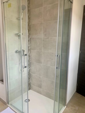 Basic Apartment, Mountain View | Bathroom - Residence de tourisme Pietra Gemina (Calenzana)