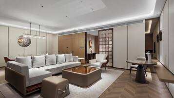 Suite – premium, 1 soverom, privat bad, parkutsikt | Dundyner, skrivebord for bærbar PC, wi-fi (inkludert) og sengetøy